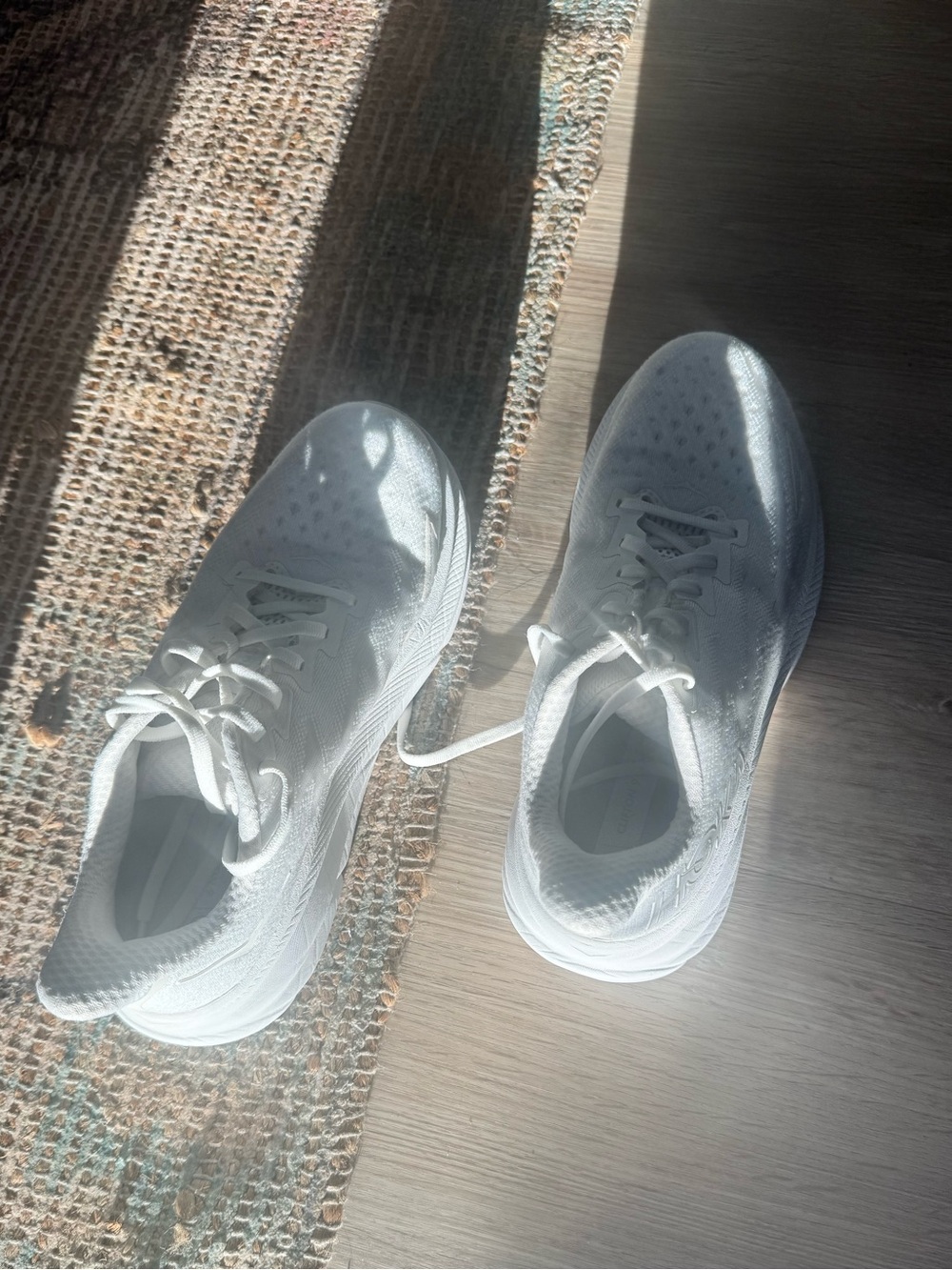 Hoka One One Clifton 9 Women's Running Shoes white size 8 - Picture 3 of 6